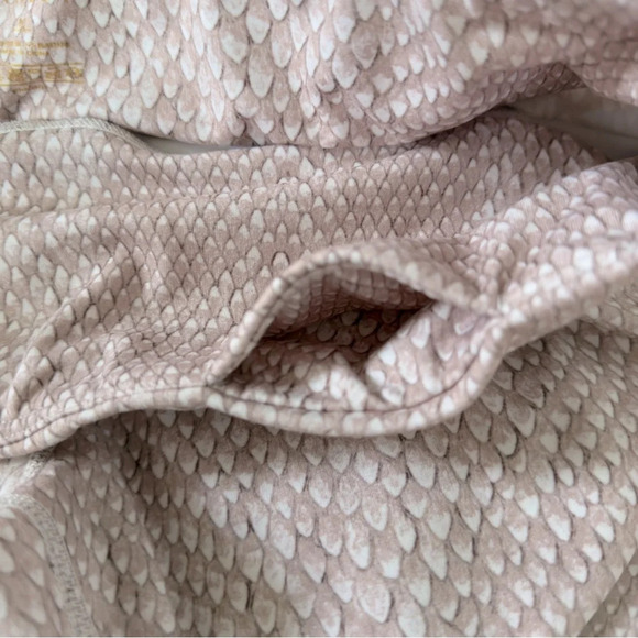 Varley Size M Pink Biona Tight Stone Snake size M 7/8 length - Picture 8 of 13